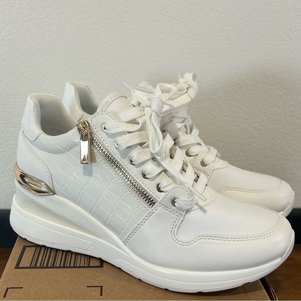 Aldo Adwiwia Women's Trainers
Trainers Wedge Sneakers Gold Outline Zipper Size 9 - Picture 7 of 13